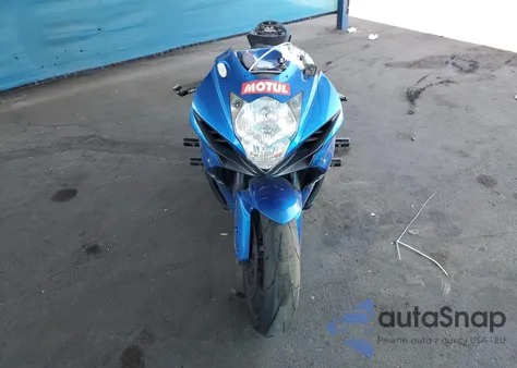2015 Suzuki Gsx-R600 из США, поврежденный, VIN JS1GN7FA9F2101005